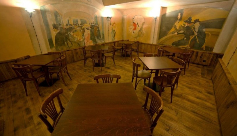 BECHERPLATZ Karlovy Vary